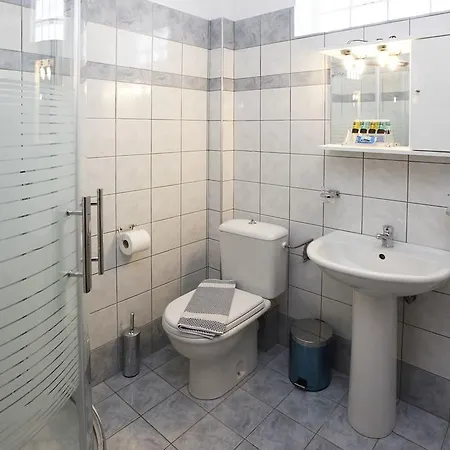 Nereids And クリッシ・アモウディア